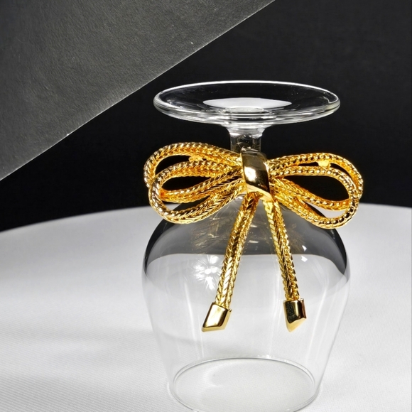 Vintage Gold Tone Bow Brooche Pin - Picture 3 of 16